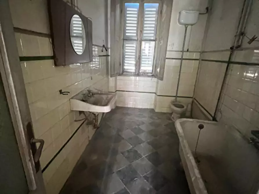 Immagine 2 di Palazzo in vendita  in Via balzerina a Sale Marasino