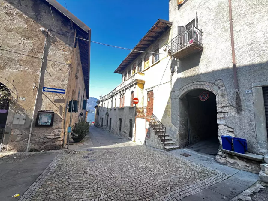 Immagine 4 di Palazzo in vendita  in Via balzerina a Sale Marasino