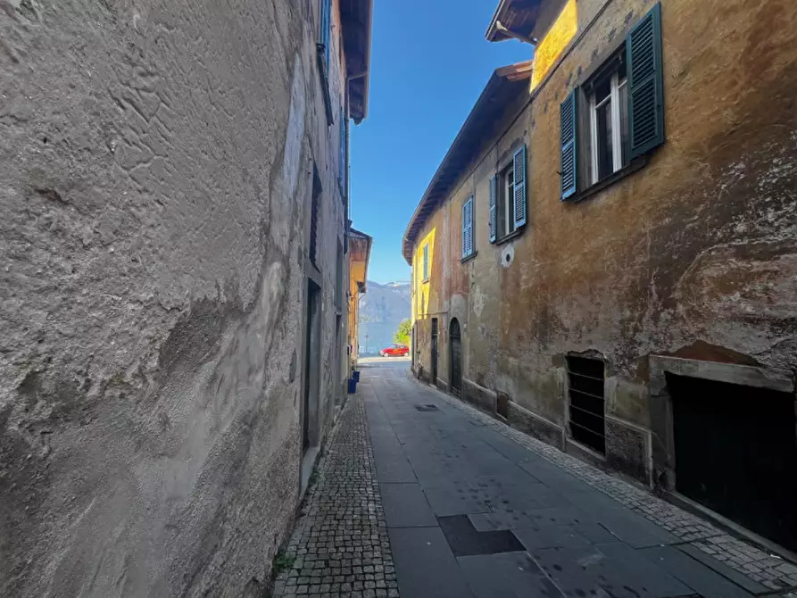 Immagine 10 di Palazzo in vendita  in Via balzerina a Sale Marasino