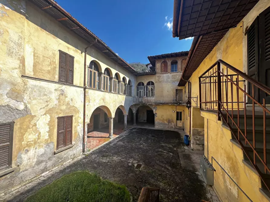 Immagine 15 di Palazzo in vendita  in Via balzerina a Sale Marasino