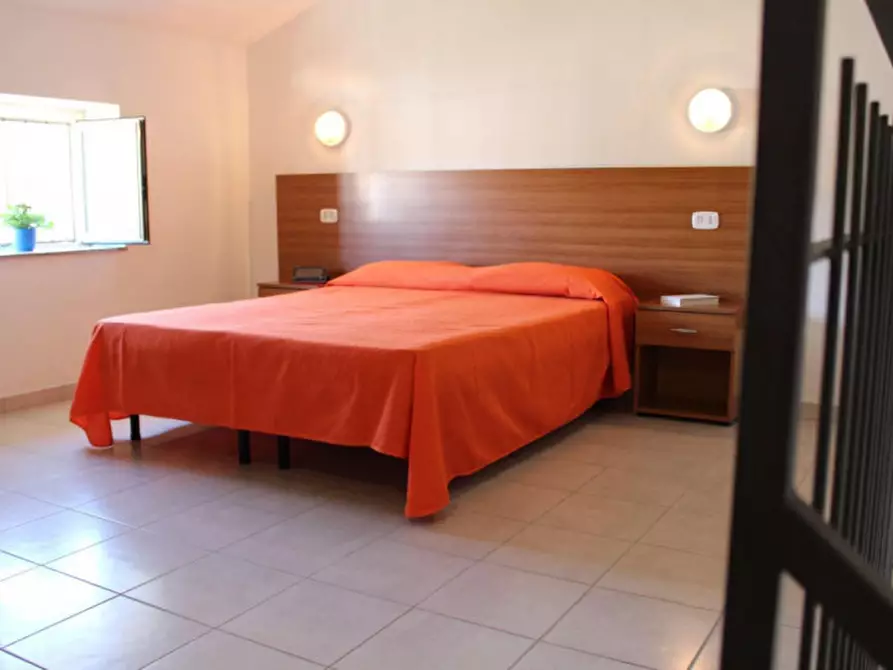 Immagine 1 di Hotel in vendita  in CONTRADA BAZIA, 17-19 a Furnari