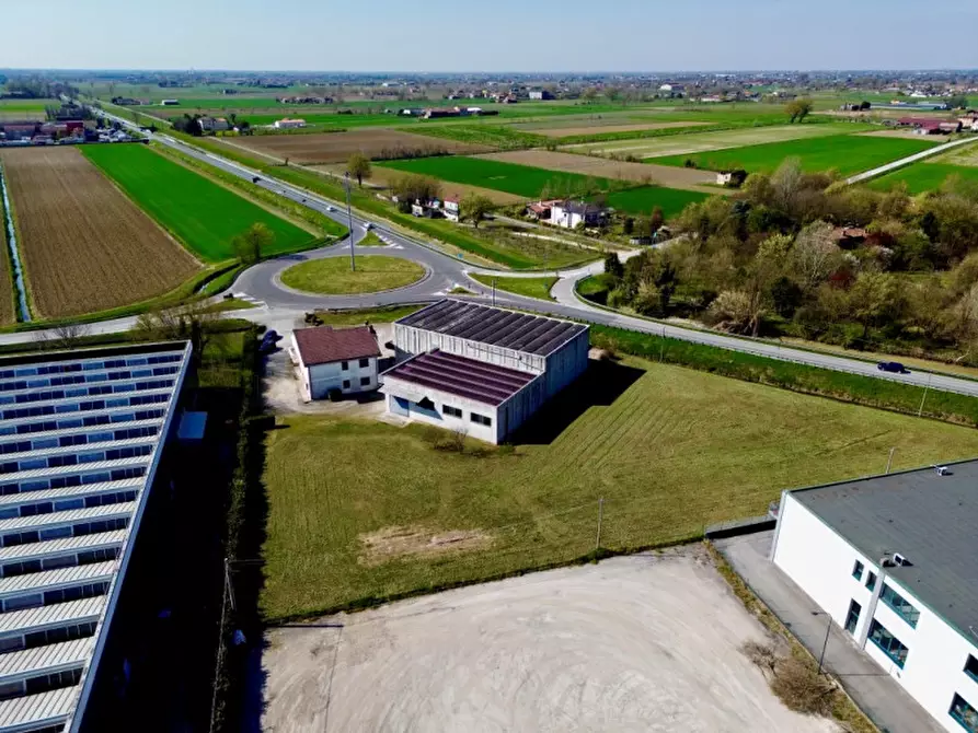 Immagine 1 di Capannone industriale in vendita  in Via Ponticelli a Agugliaro