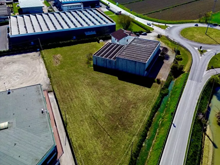 Immagine 11 di Capannone industriale in vendita  in Via Ponticelli a Agugliaro