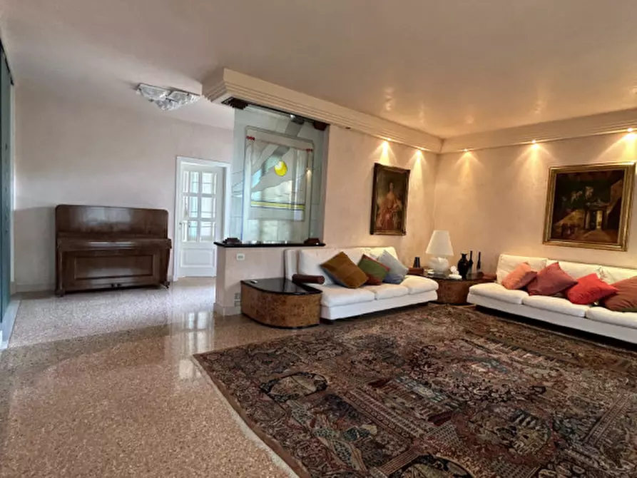 Immagine 14 di Villa in vendita  a Salzano