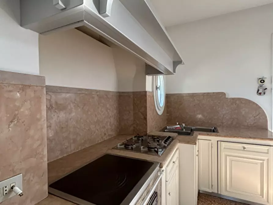 Immagine 17 di Villa in vendita  a Salzano