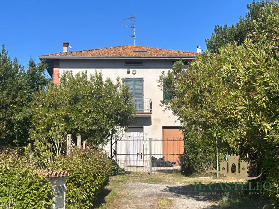 Immagine 1 di Casa indipendente in vendita  in Via Roma a Castiglione Del Lago