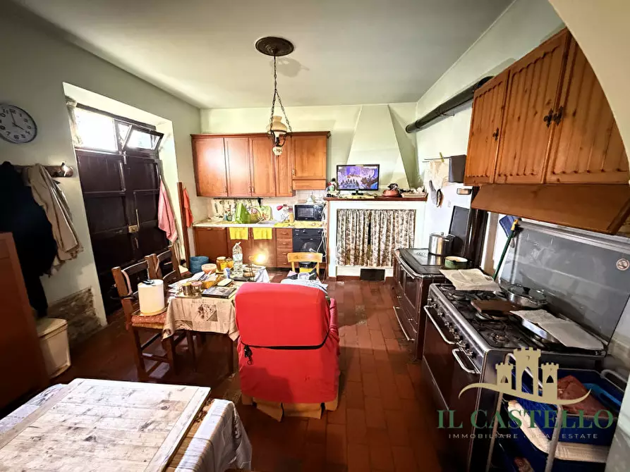 Immagine 5 di Casa indipendente in vendita  in Via Roma a Castiglione Del Lago