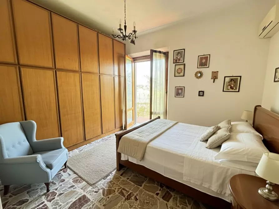 Immagine 7 di Casa indipendente in vendita  in Via Roma a Castiglione Del Lago