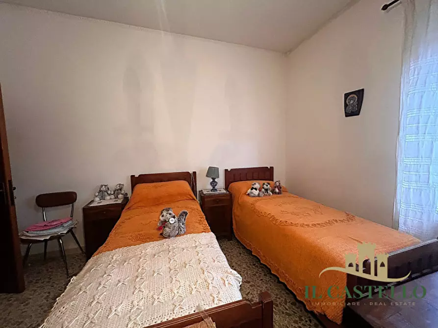 Immagine 12 di Casa indipendente in vendita  in Via Roma a Castiglione Del Lago