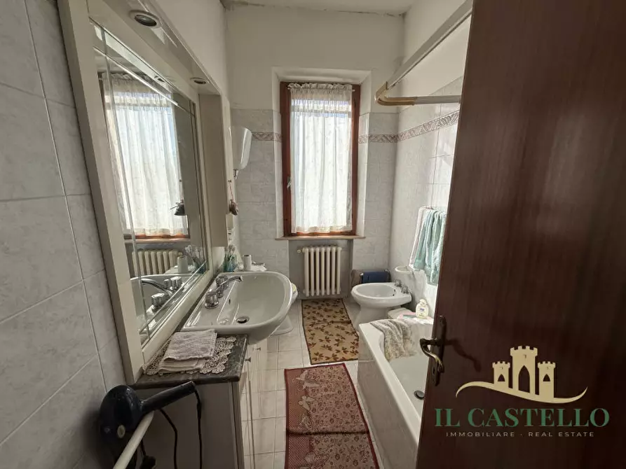 Immagine 15 di Casa indipendente in vendita  in Via Roma a Castiglione Del Lago