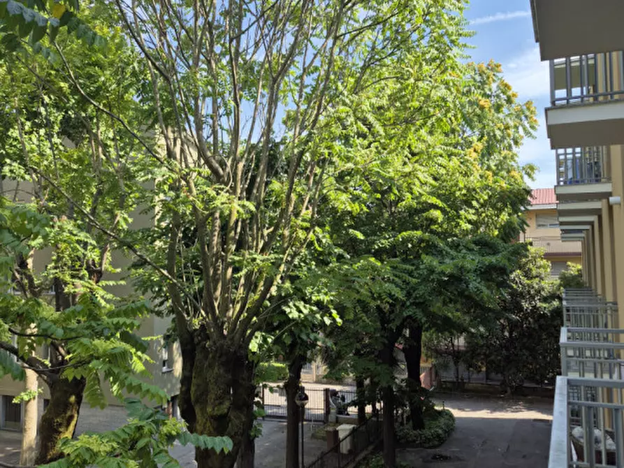 Immagine 2 di Appartamento in vendita  in Via Garegnano a Milano