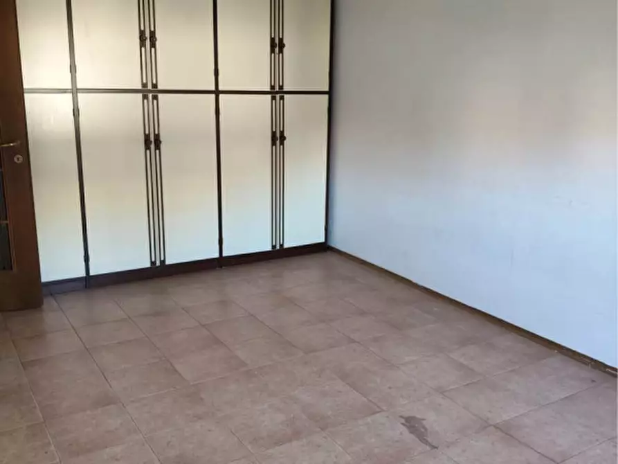 Immagine 13 di Appartamento in vendita  in Via Garegnano a Milano