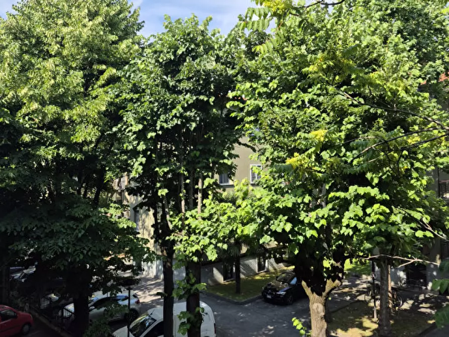 Immagine 15 di Appartamento in vendita  in Via Garegnano a Milano