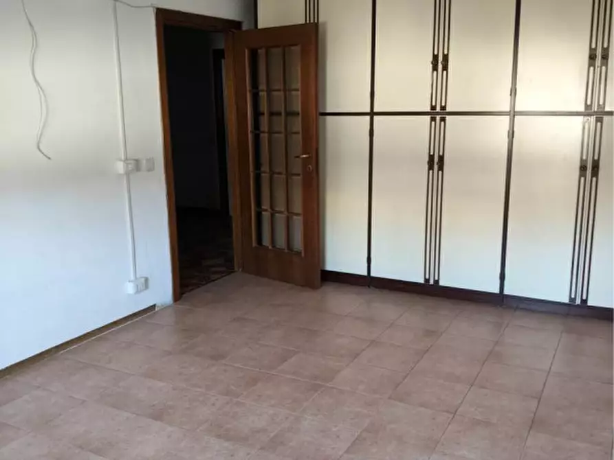 Immagine 21 di Appartamento in vendita  in Via Garegnano a Milano