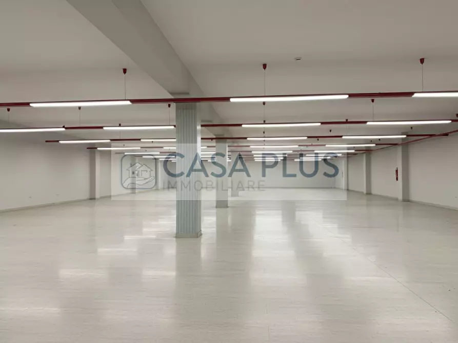 Immagine 1 di Negozio in affitto  in via bassano a Rossano Veneto