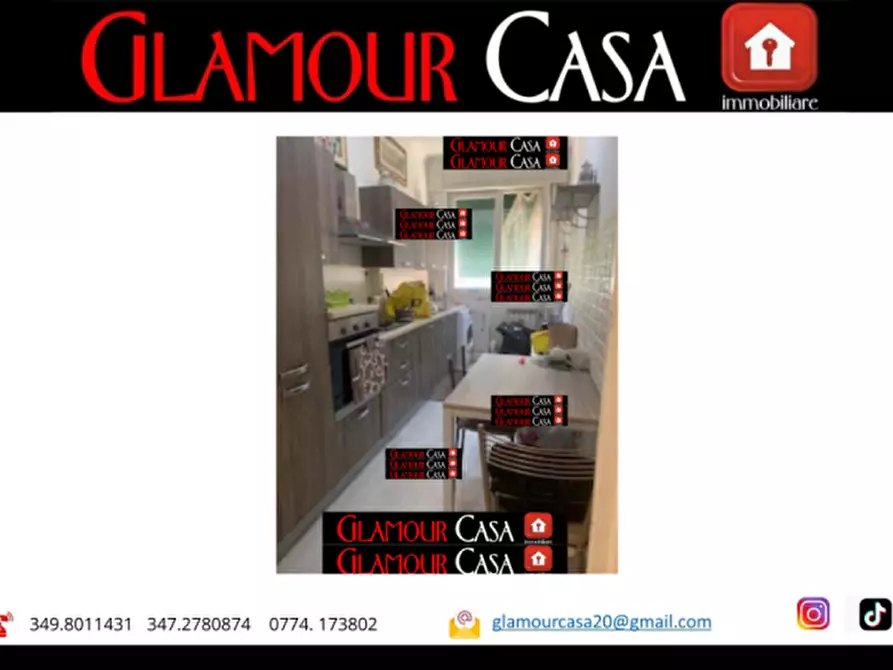 Immagine 2 di Appartamento in vendita  in Via Lari a Roma