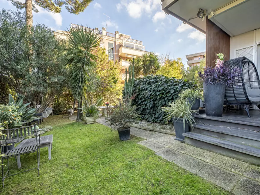 Immagine 24 di Appartamento in vendita  in Via dei Faggella a Roma