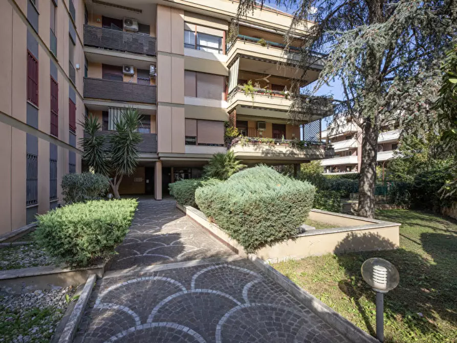 Immagine 30 di Appartamento in vendita  in Via dei Faggella a Roma
