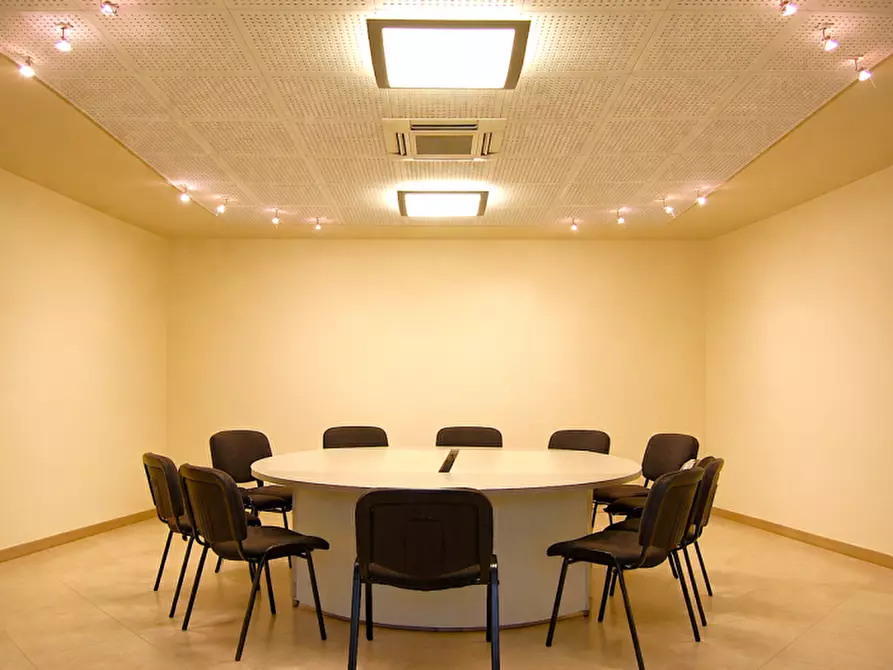 Immagine 1 di Negozio in vendita  in Via Roma a Saccolongo