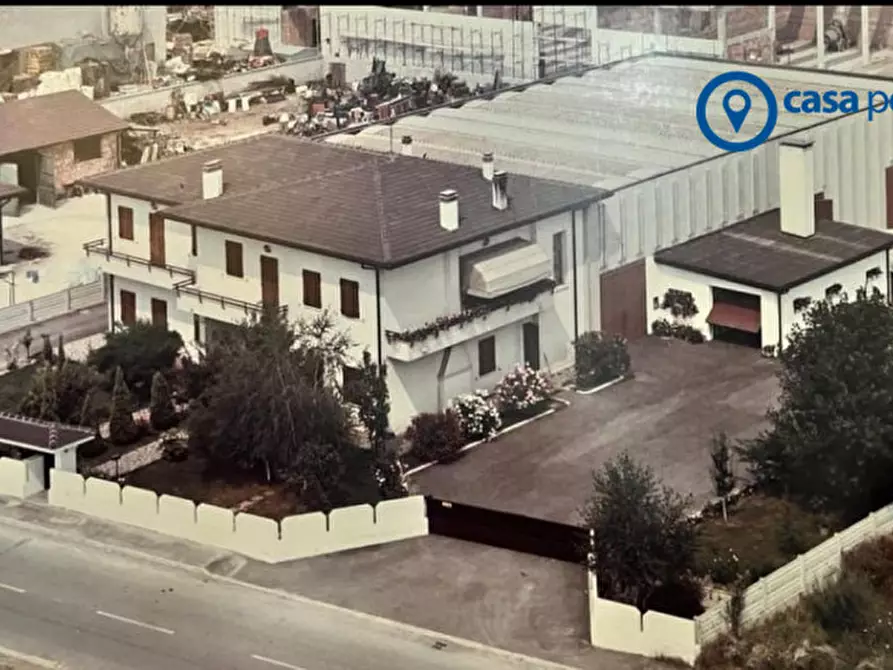 Immagine 2 di Casa indipendente in vendita  in Via Primo Maggio a Sant'elena