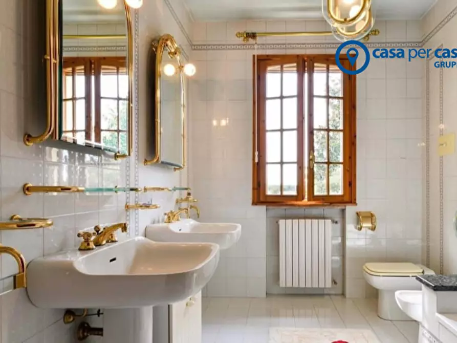 Immagine 11 di Casa indipendente in vendita  in Via Primo Maggio a Sant'elena