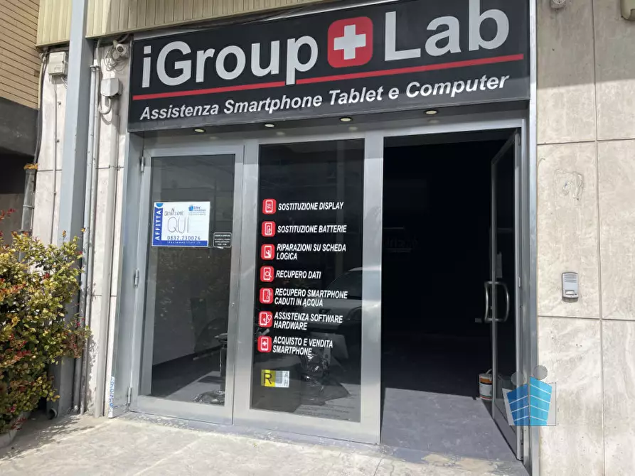 Immagine 1 di Negozio in affitto  in Viale Giacomo Leopardi a Lecce