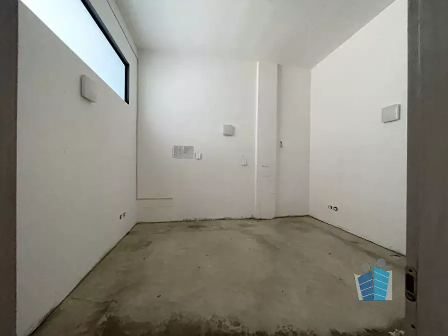 Immagine 22 di Negozio in affitto  in Viale Giacomo Leopardi a Lecce