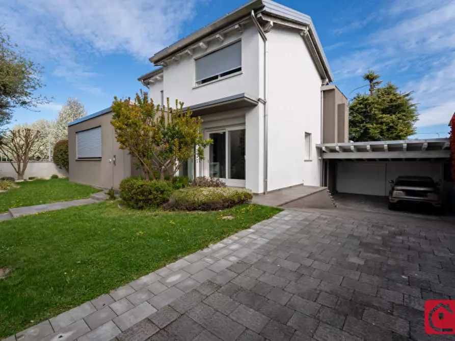 Immagine 1 di Villa in vendita  a Piove Di Sacco