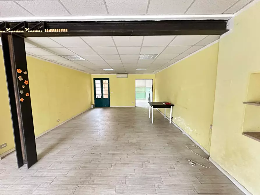 Immagine 7 di Negozio in affitto  a Bussolengo