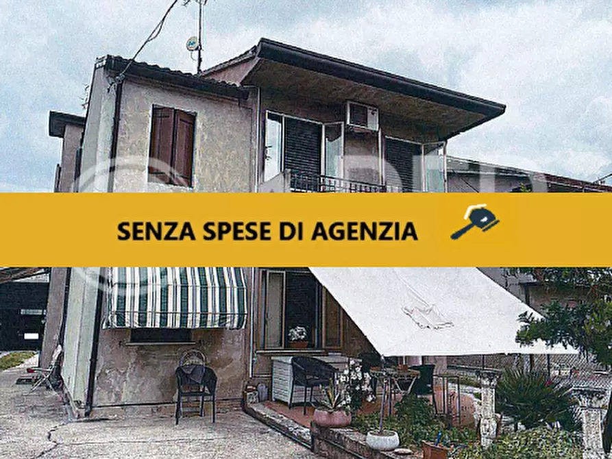 Immagine 1 di Villa in vendita  in Via Asilo nn 17 - 19 - Anguillara Veneta (PD) a Anguillara Veneta