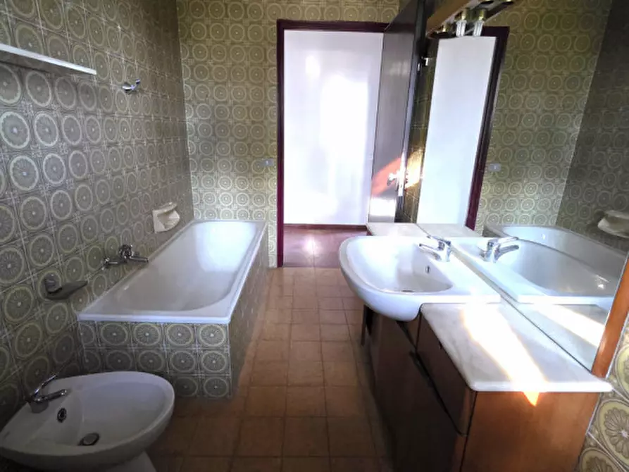 Immagine 34 di Villa in vendita  a Perugia