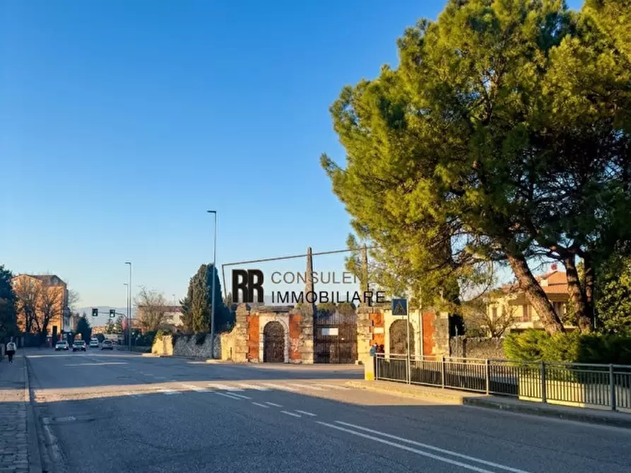 Immagine 7 di Garage in vendita  in Via Valpolicella a Verona