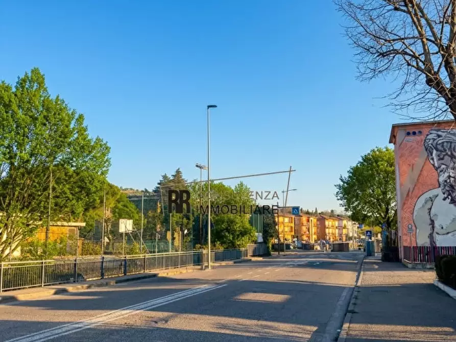 Immagine 8 di Garage in vendita  in Via Valpolicella a Verona