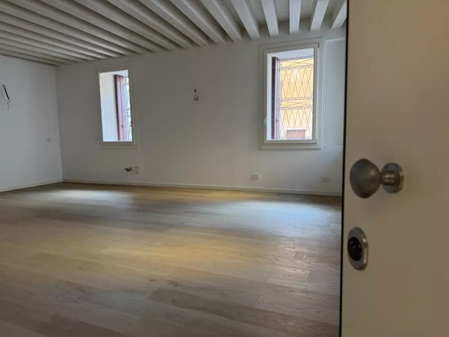 Immagine 1 di Appartamento in vendita  in via verci a Bassano Del Grappa