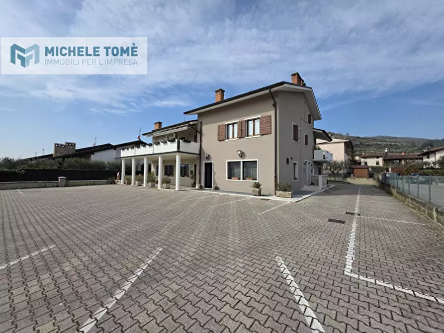 Immagine 1 di Negozio in affitto  in strada provinciale 4 a Sant'ambrogio Di Valpolicella