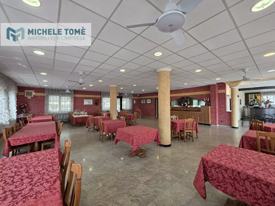 Immagine 3 di Negozio in affitto  in strada provinciale 4 a Sant'ambrogio Di Valpolicella