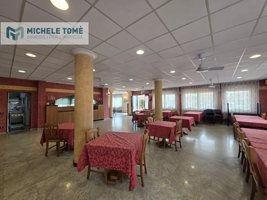 Immagine 6 di Negozio in affitto  in strada provinciale 4 a Sant'ambrogio Di Valpolicella