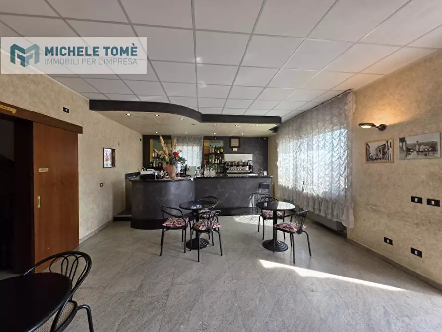 Immagine 9 di Negozio in affitto  in strada provinciale 4 a Sant'ambrogio Di Valpolicella