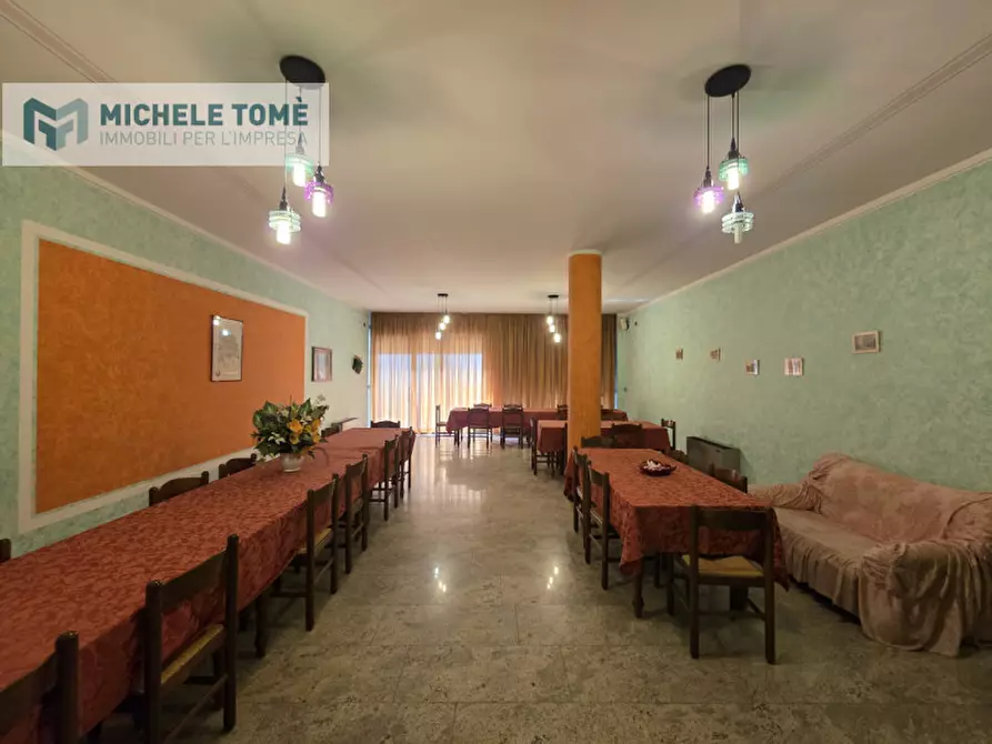 Immagine 19 di Negozio in affitto  in strada provinciale 4 a Sant'ambrogio Di Valpolicella
