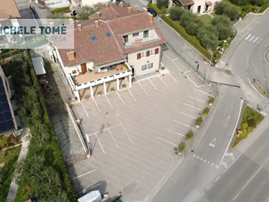 Immagine 26 di Negozio in affitto  in strada provinciale 4 a Sant'ambrogio Di Valpolicella