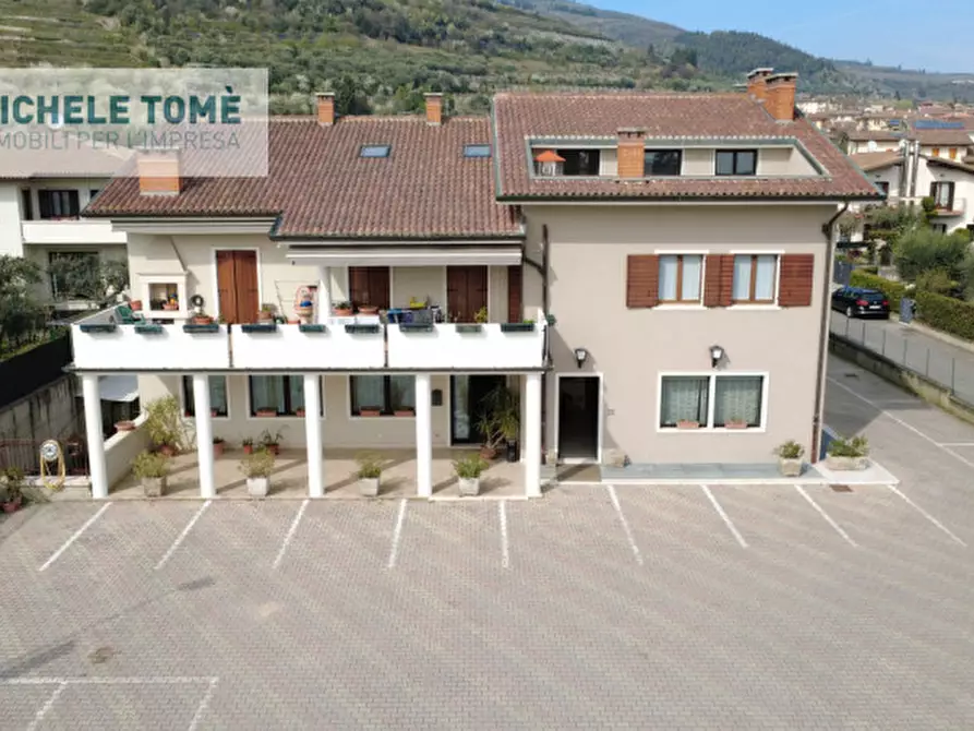 Immagine 28 di Negozio in affitto  in strada provinciale 4 a Sant'ambrogio Di Valpolicella