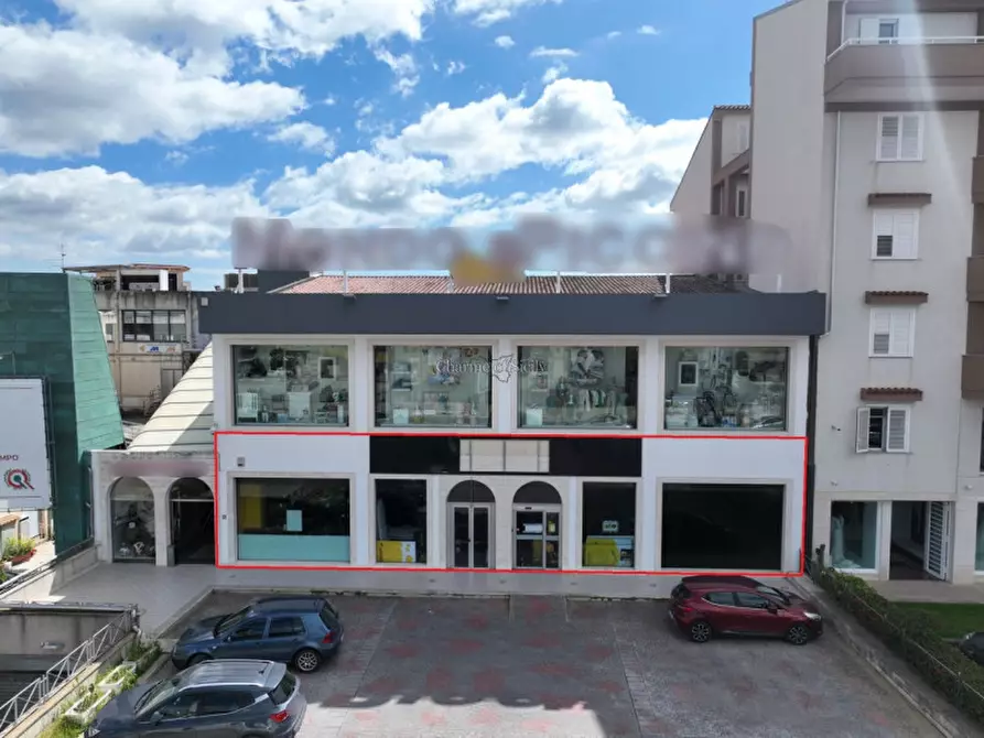 Immagine 1 di Negozio in affitto  in Via della Costituzione a Modica