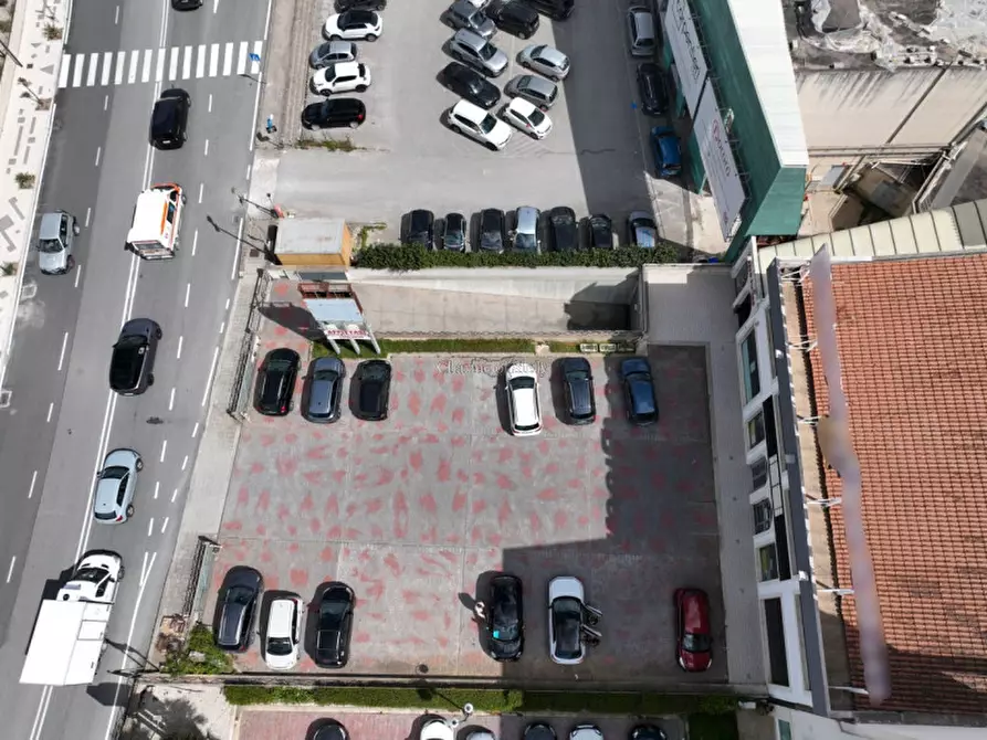 Immagine 3 di Negozio in affitto  in Via della Costituzione a Modica