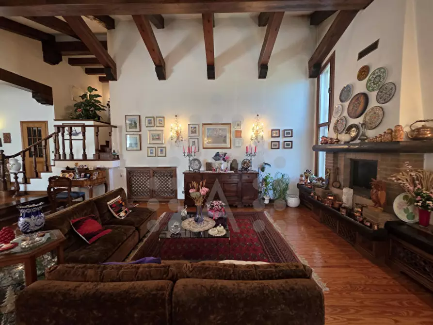 Immagine 7 di Villa in vendita  in Via Venezia a Selvazzano Dentro