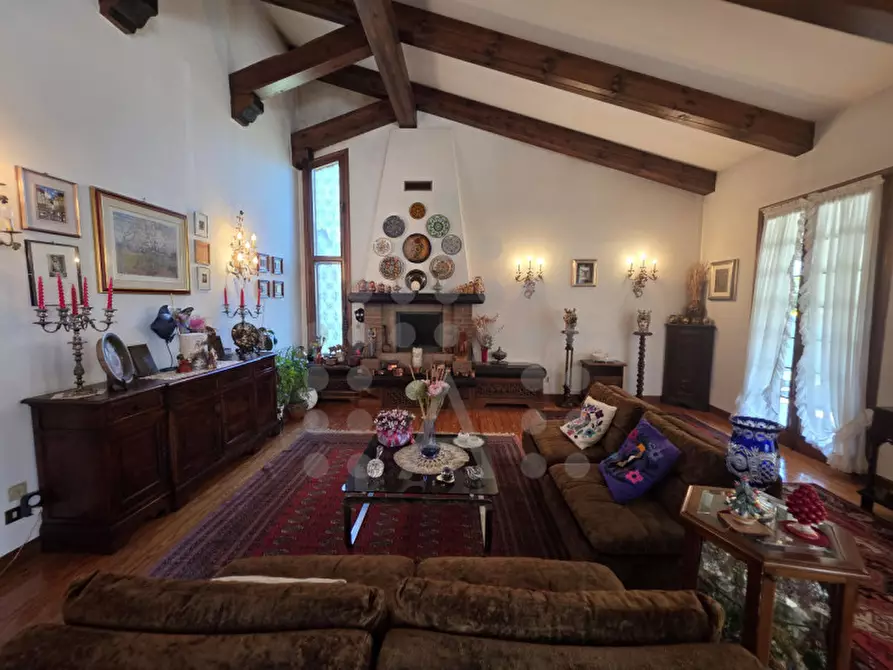 Immagine 8 di Villa in vendita  in Via Venezia a Selvazzano Dentro