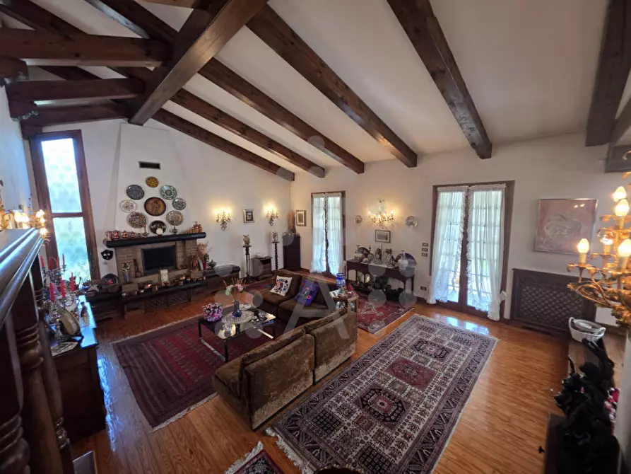 Immagine 9 di Villa in vendita  in Via Venezia a Selvazzano Dentro
