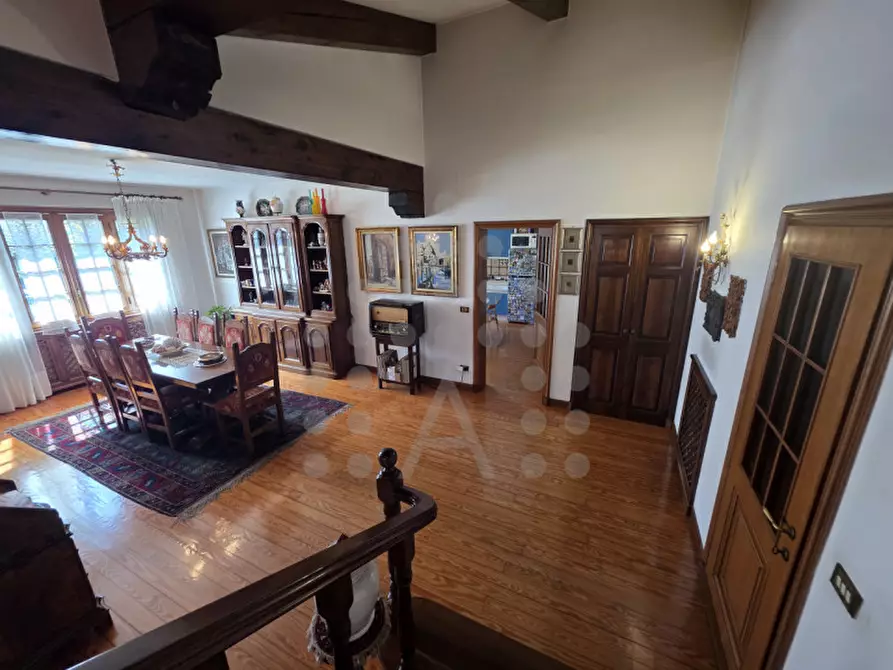 Immagine 11 di Villa in vendita  in Via Venezia a Selvazzano Dentro