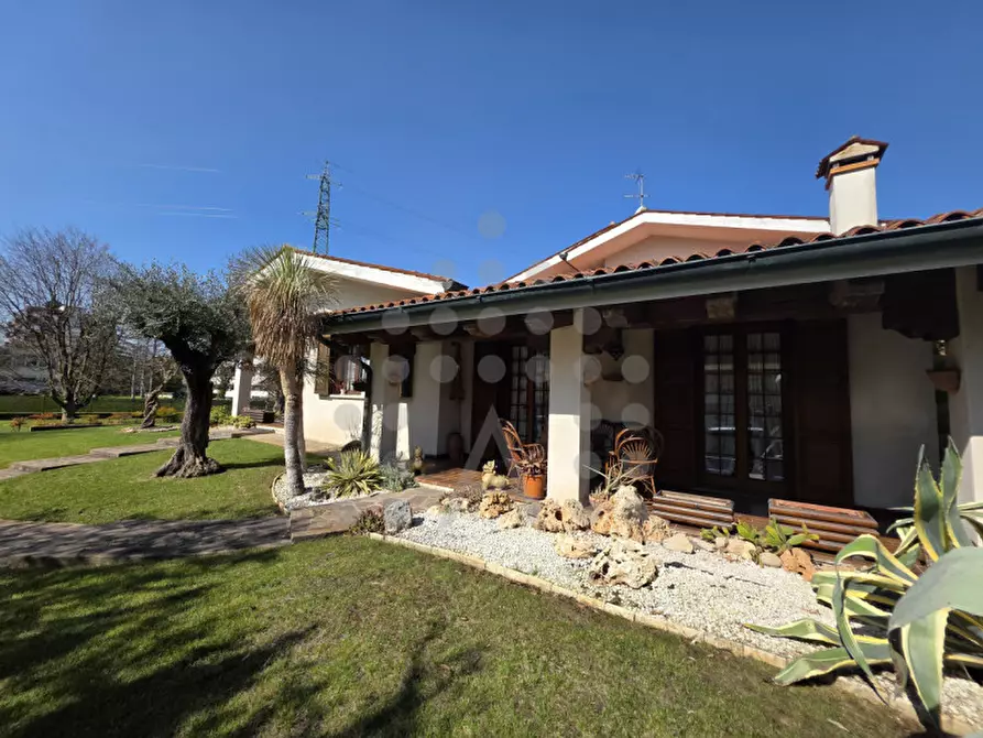 Immagine 22 di Villa in vendita  in Via Venezia a Selvazzano Dentro