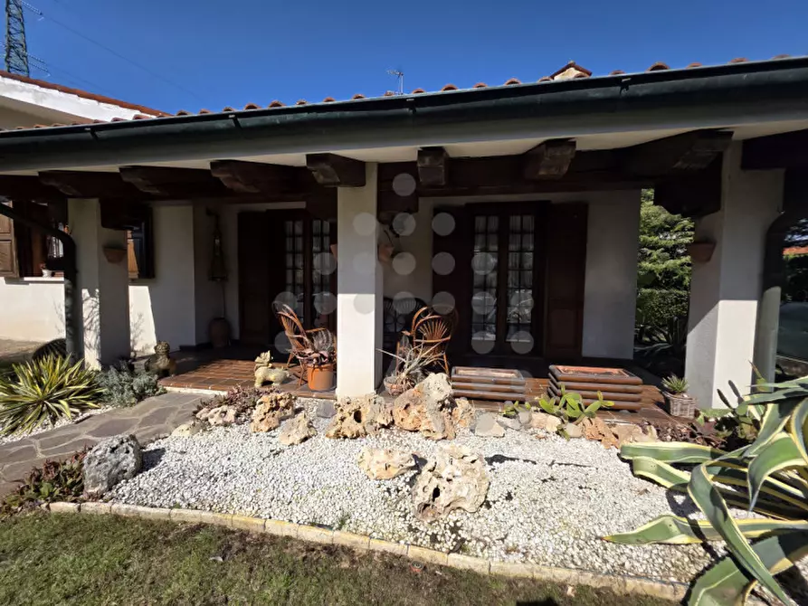 Immagine 21 di Villa in vendita  in Via Venezia a Selvazzano Dentro