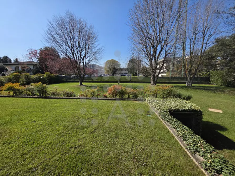 Immagine 26 di Villa in vendita  in Via Venezia a Selvazzano Dentro